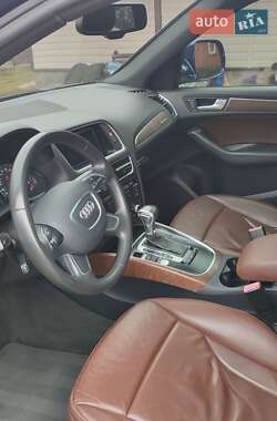 Внедорожник / Кроссовер Audi Q5 2012 в 