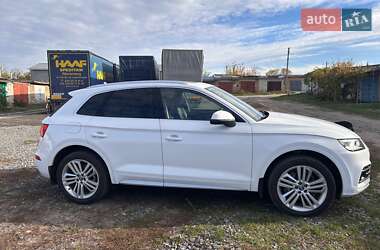 Внедорожник / Кроссовер Audi Q5 2018 в 