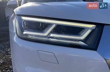 Внедорожник / Кроссовер Audi Q5 2018 в 