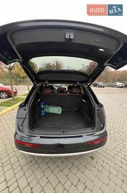 Внедорожник / Кроссовер Audi Q5 2018 в 