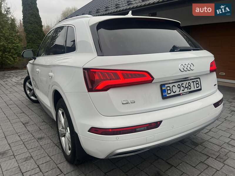 Внедорожник / Кроссовер Audi Q5 2019 в Сокале