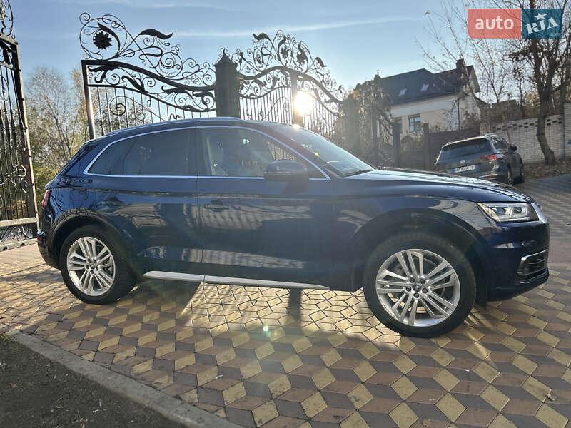 Внедорожник / Кроссовер Audi Q5 2019 в Киеве