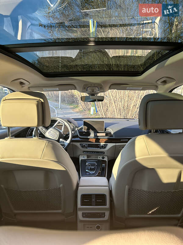 Внедорожник / Кроссовер Audi Q5 2019 в Киеве