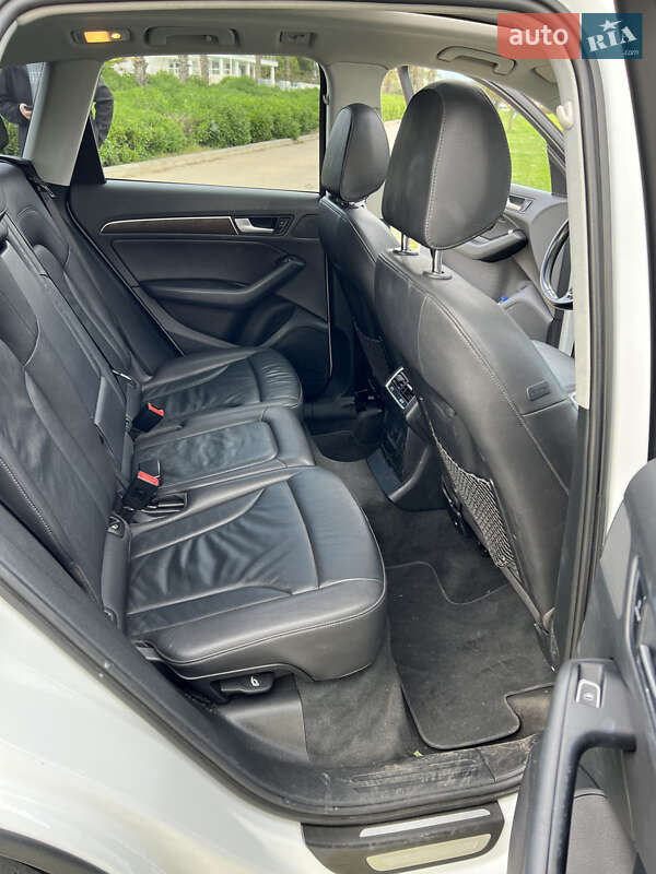 Позашляховик / Кросовер Audi Q5 2015 в Львові