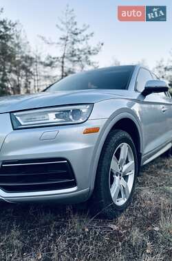 Внедорожник / Кроссовер Audi Q5 2018 в 