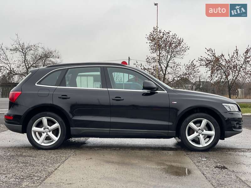 Внедорожник / Кроссовер Audi Q5 2011 в Ужгороде