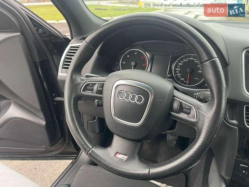 Внедорожник / Кроссовер Audi Q5 2011 в Ужгороде