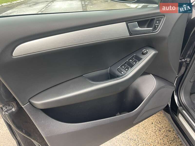 Внедорожник / Кроссовер Audi Q5 2011 в Ужгороде