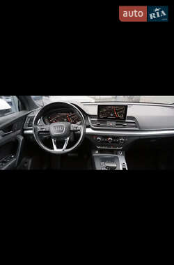 Внедорожник / Кроссовер Audi Q5 2017 в 