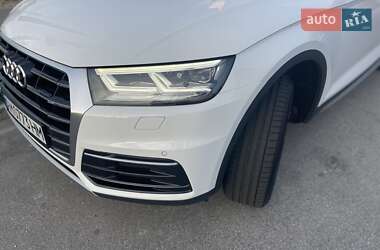 Внедорожник / Кроссовер Audi Q5 2017 в 