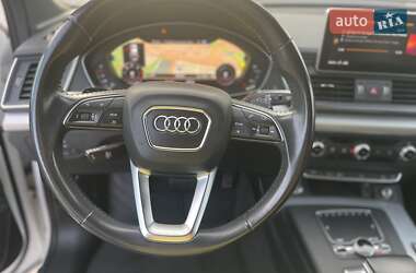 Внедорожник / Кроссовер Audi Q5 2017 в 