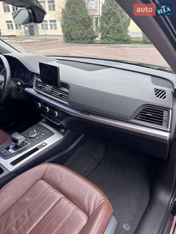 Внедорожник / Кроссовер Audi Q5 2017 в Киеве