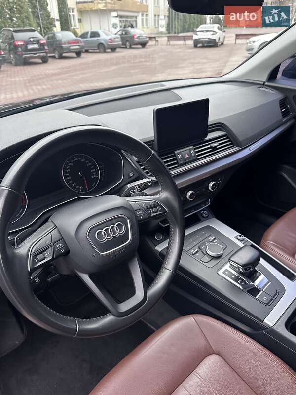 Внедорожник / Кроссовер Audi Q5 2017 в Киеве