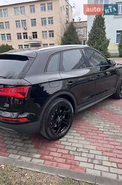 Позашляховик / Кросовер Audi Q5 2017 в Києві