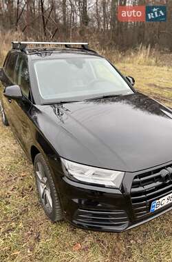 Внедорожник / Кроссовер Audi Q5 2018 в 
