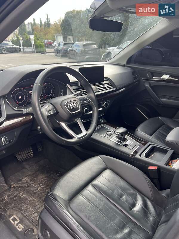 Внедорожник / Кроссовер Audi Q5 2018 в Ровно