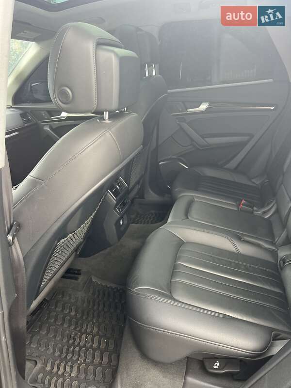 Внедорожник / Кроссовер Audi Q5 2018 в Ровно