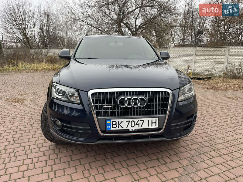 Внедорожник / Кроссовер Audi Q5 2010 в Ровно