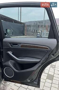 Позашляховик / Кросовер Audi Q5 2015 в 