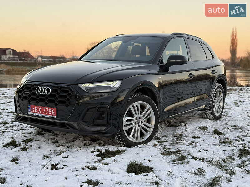 Позашляховик / Кросовер Audi Q5 2021 в Луцьку