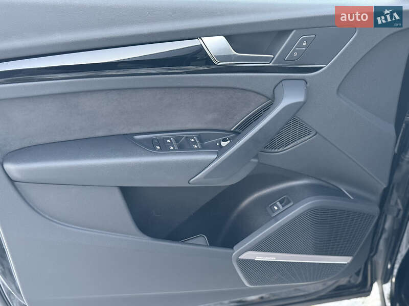 Позашляховик / Кросовер Audi Q5 2021 в Луцьку