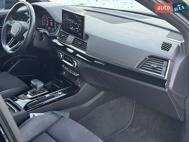 Позашляховик / Кросовер Audi Q5 2021 в Луцьку