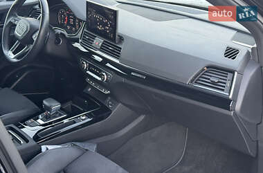 Внедорожник / Кроссовер Audi Q5 2021 в 