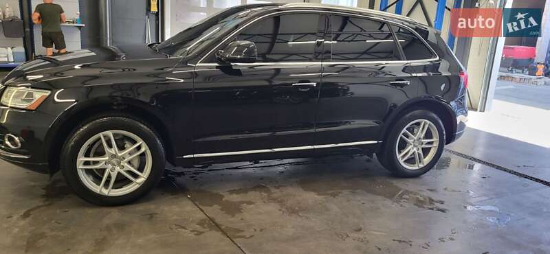 Позашляховик / Кросовер Audi Q5 2015 в Чернівцях