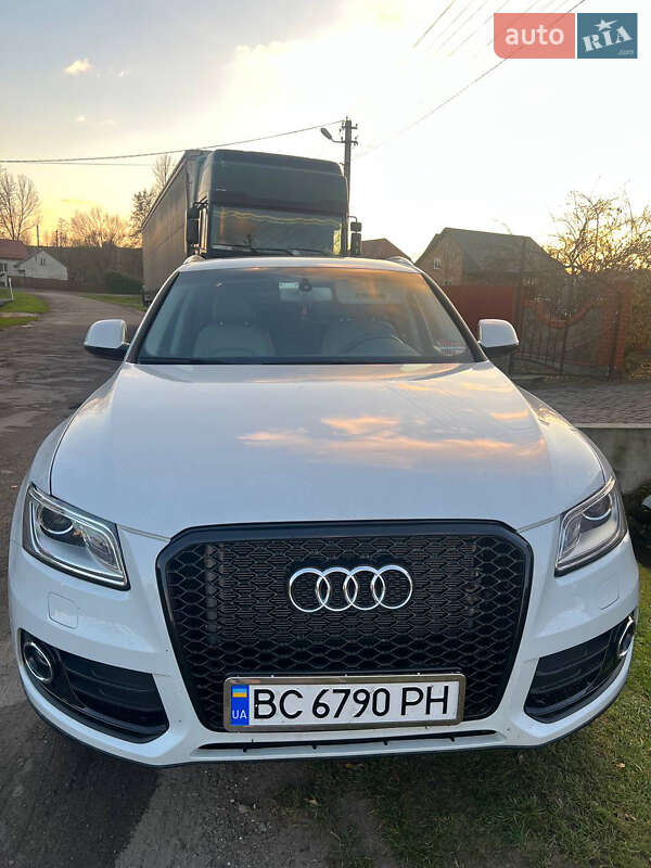 Позашляховик / Кросовер Audi Q5 2015 в Городку