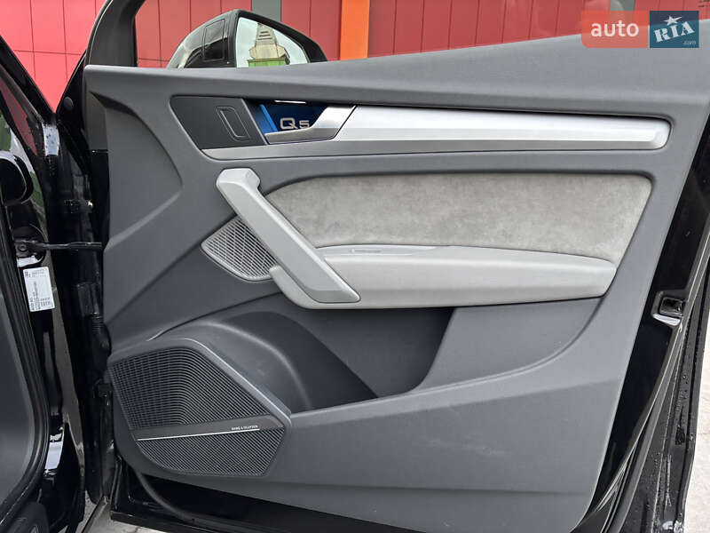 Позашляховик / Кросовер Audi Q5 2017 в Києві