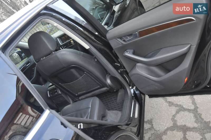 Внедорожник / Кроссовер Audi Q5 2011 в Смеле