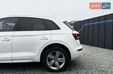 Внедорожник / Кроссовер Audi Q5 2017 в 
