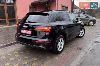 Внедорожник / Кроссовер Audi Q5 2021 в 