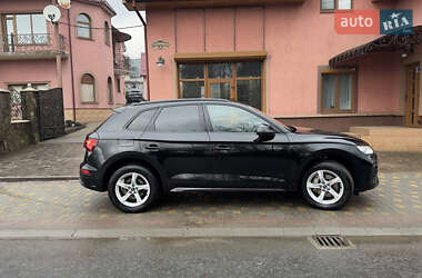 Внедорожник / Кроссовер Audi Q5 2021 в 