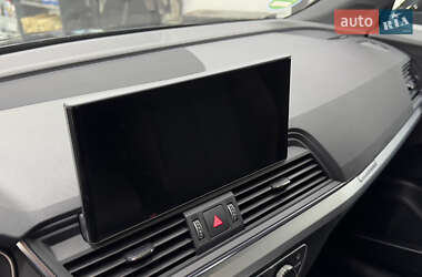 Внедорожник / Кроссовер Audi Q5 2021 в 