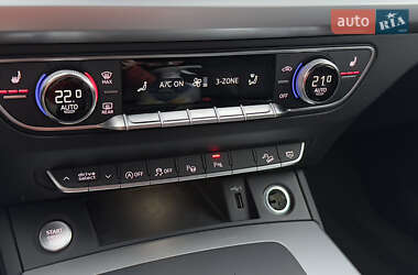 Внедорожник / Кроссовер Audi Q5 2021 в 