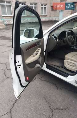 Позашляховик / Кросовер Audi Q5 2010 в 