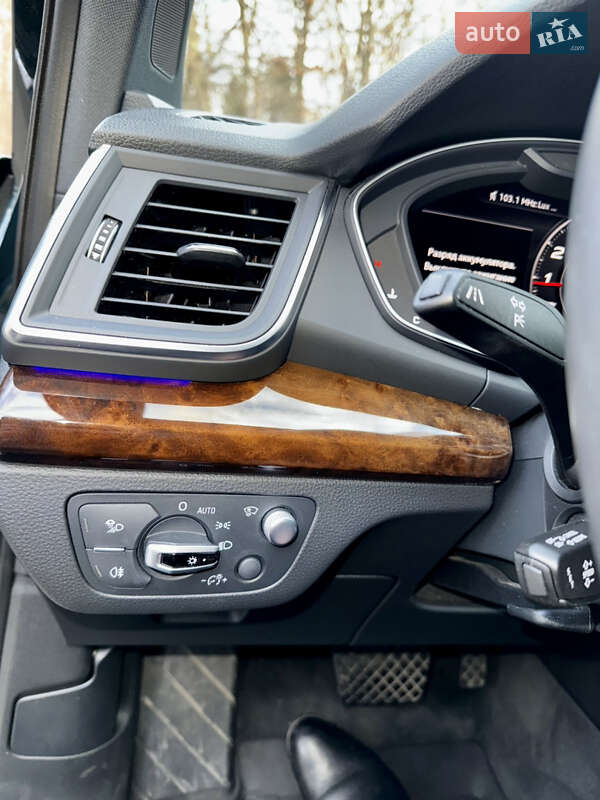 Позашляховик / Кросовер Audi Q5 2017 в Києві