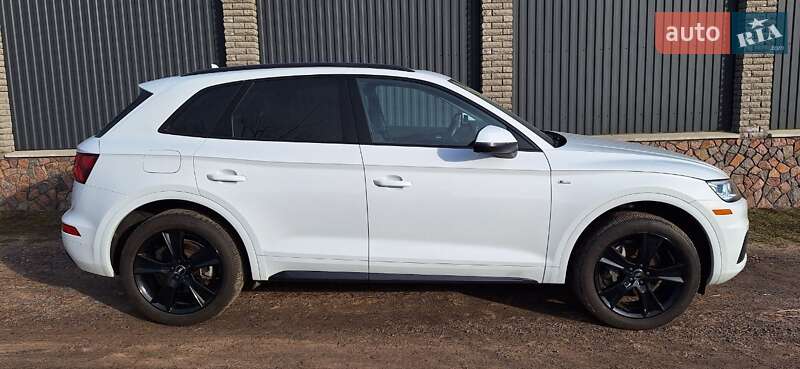 Внедорожник / Кроссовер Audi Q5 2019 в Фастове