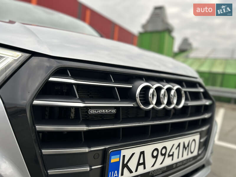 Внедорожник / Кроссовер Audi Q5 2020 в Киеве