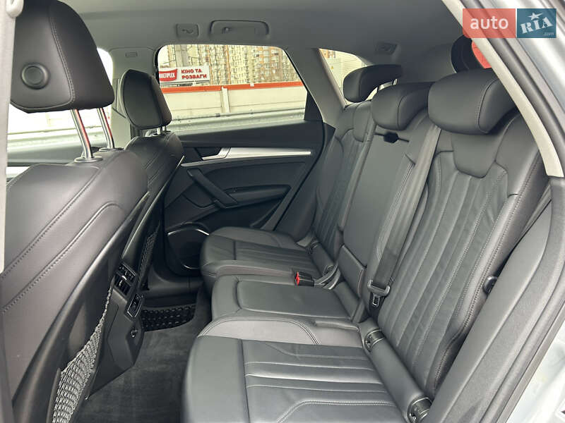 Внедорожник / Кроссовер Audi Q5 2020 в Киеве