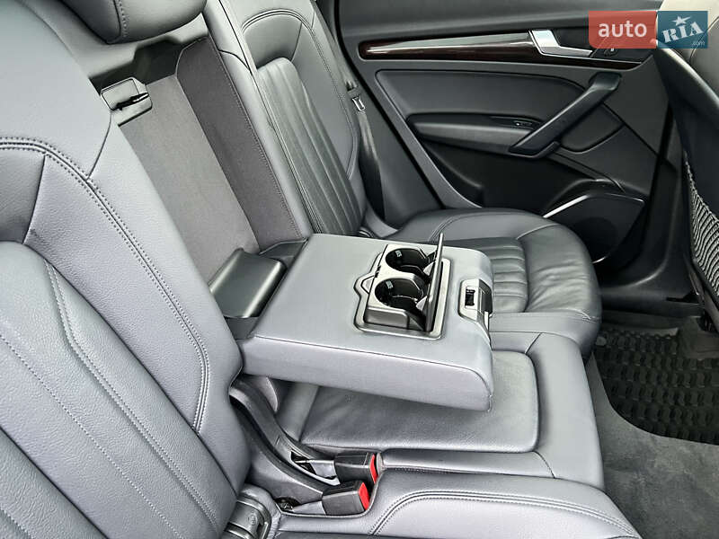 Внедорожник / Кроссовер Audi Q5 2018 в Шептицькому