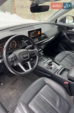 Внедорожник / Кроссовер Audi Q5 2018 в 