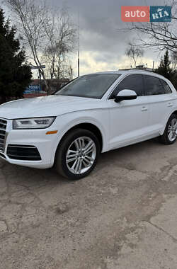 Внедорожник / Кроссовер Audi Q5 2018 в 