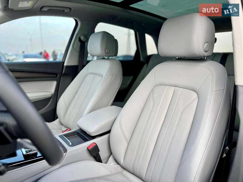 Позашляховик / Кросовер Audi Q5 2022 в Києві