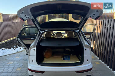 Внедорожник / Кроссовер Audi Q5 2022 в 