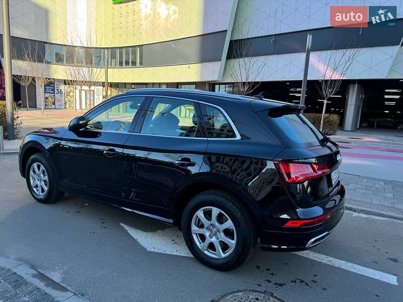Позашляховик / Кросовер Audi Q5 2018 в Києві