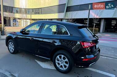 Внедорожник / Кроссовер Audi Q5 2018 в 