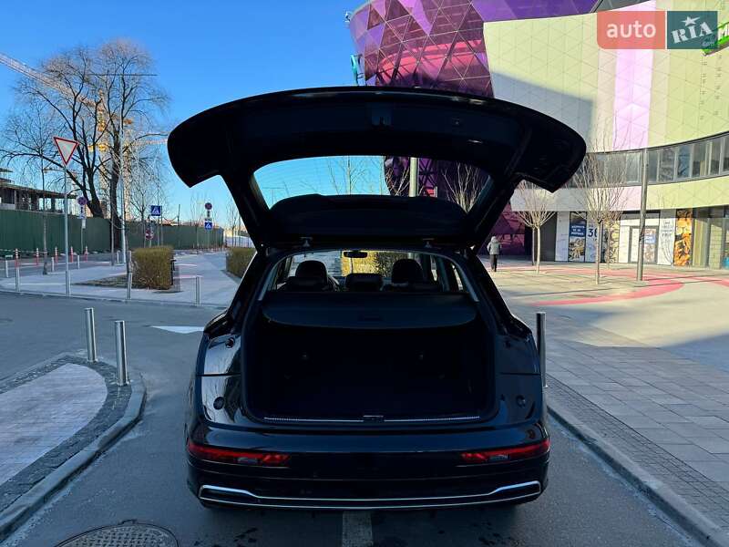 Позашляховик / Кросовер Audi Q5 2018 в Києві