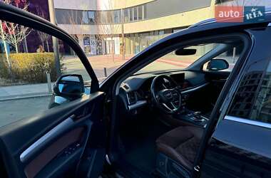 Внедорожник / Кроссовер Audi Q5 2018 в 